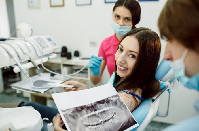 Enhance Your Smile with Porcelain Veneers in Mississauga at R Dentists