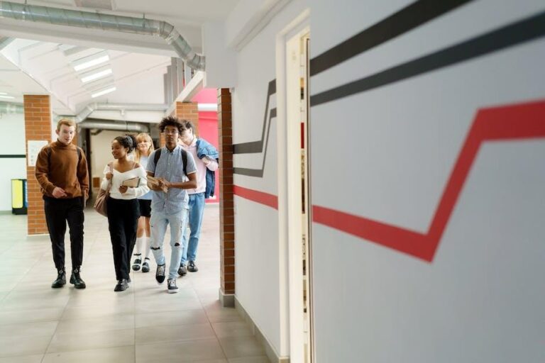 8 Vital Tips to Organize and Promote a Science Fair for High Schoolers